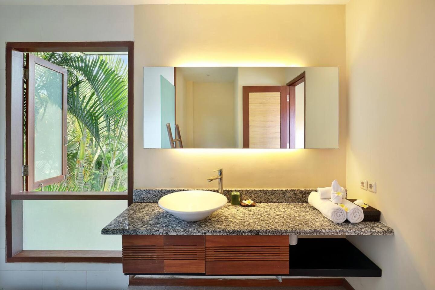 Super Value 4 Bedroom, Walk To Bintang Supermarket เซมินยัค ภายนอก รูปภาพ